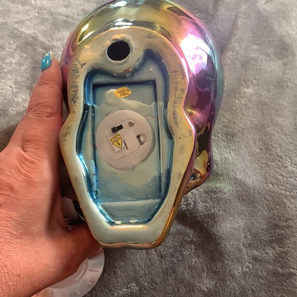 Skull, Tri - Color , Flashing Red, Blue, Green, Flashing Lights, Never Used, - Picture 4 of 9